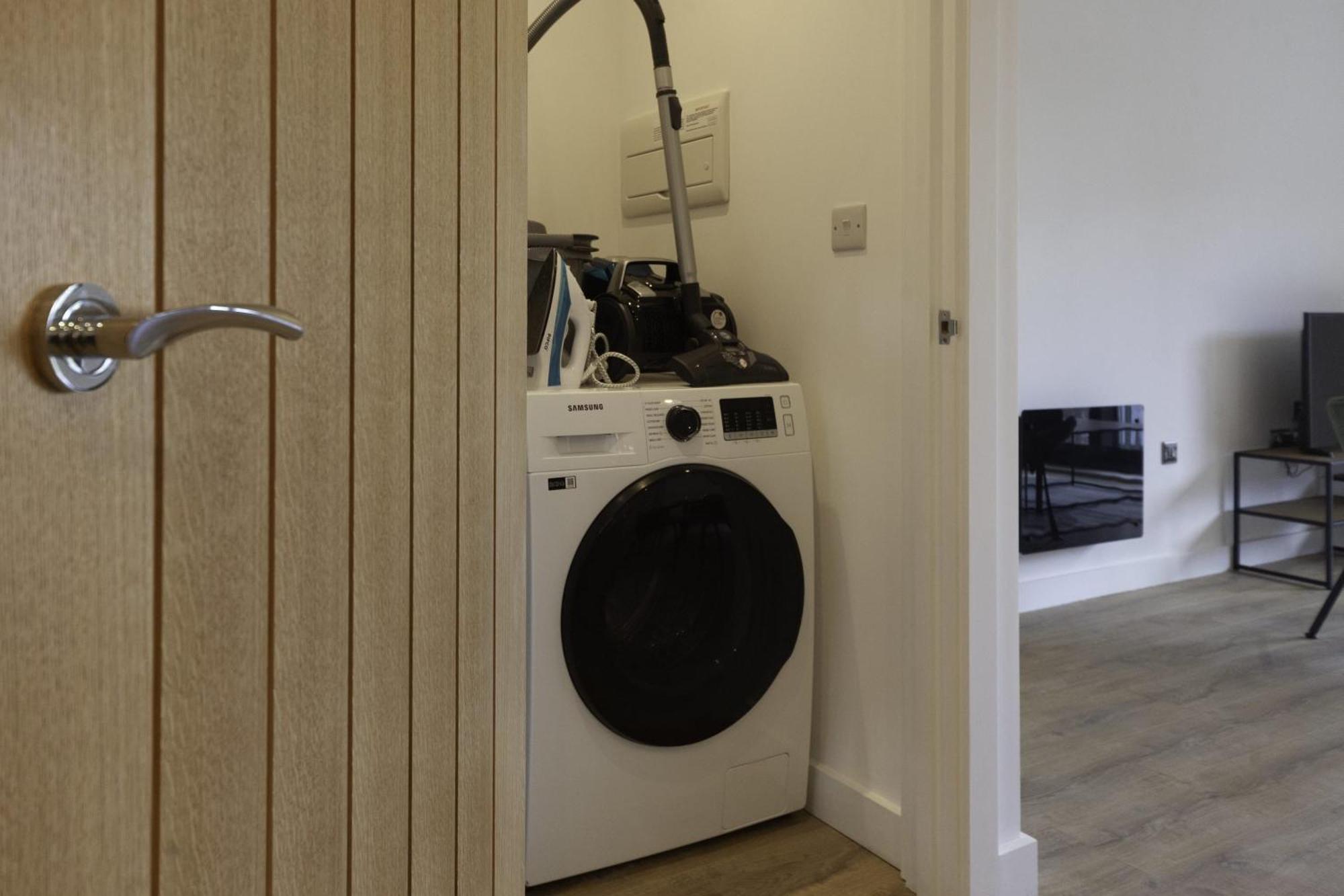 Lovely 2 Bedroom Apartment In Central Ashford アシュフォード エクステリア 写真